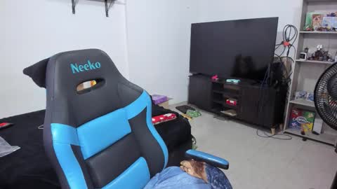 Geek Nicole    im Neeko UwU online show from December 22, 2025, 11:07 am