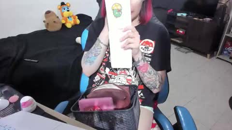 Geek Nicole    im Neeko UwU online show from January 17, 2026, 7:28 pm
