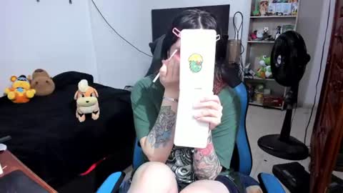 Geek Nicole    im Neeko UwU online show from June 17, 2026, 11:45 am