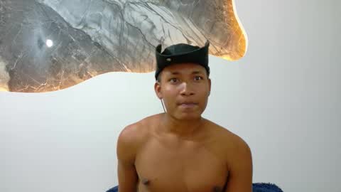 Snapshot of negrito_rv chatting on May 13, 2026, 10:27 pm online show from May 13, 2026, 10:27 pm