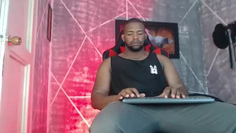 negritomeloso_k18 online show from November 22, 2025, 2:05 pm