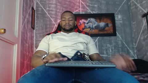 negritomeloso_k18 online show from January 19, 2026, 2:21 pm