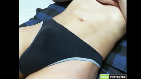 Snapshot of neiko_body chatting on April 18, 2026, 9:35 am neiko body online show from April 18, 2026, 9:35 am