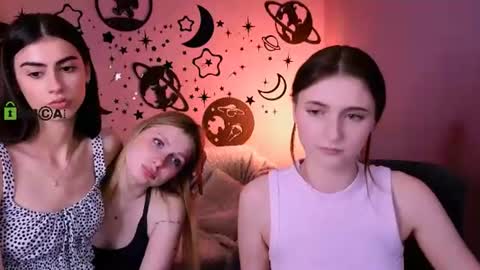 Snapshot of nekky_mouse chatting on June 9, 2026, 4:07 pm Meow online show from June 9, 2026, 4:07 pm