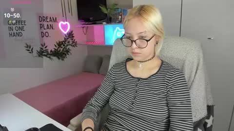 Kate online show from April 25, 2026, 8:50 pm