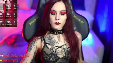 Snapshot of nelle_ chatting on November 12, 2025, 5:02 pm online show from November 12, 2025, 5:02 pm