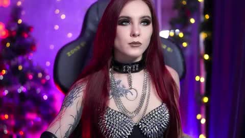 Snapshot of nelle_ chatting on December 16, 2025, 12:43 pm online show from December 16, 2025, 12:43 pm