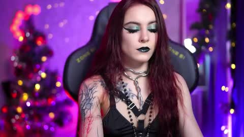 Snapshot of nelle_ chatting on December 20, 2025, 11:17 am online show from December 20, 2025, 11:17 am