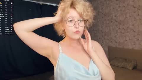 Snapshot of nelly_gloss chatting on June 14, 2026, 7:54 am nelly_gloss online show from June 14, 2026, 7:54 am