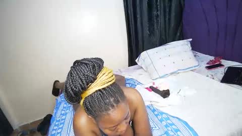 nellyeluxe online show from December 16, 2025, 5:45 am