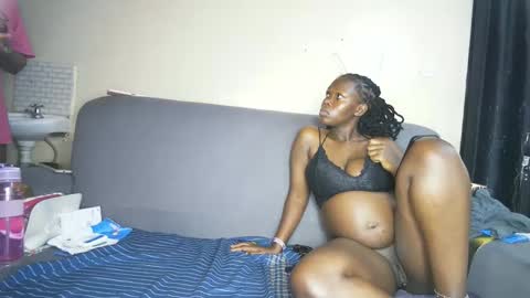 Snapshot of nellyeluxe chatting on March 5, 2026, 11:28 am nellyeluxe online show from March 5, 2026, 11:28 am