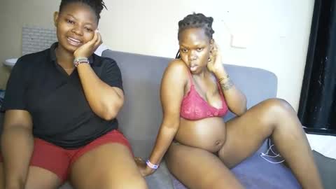 Snapshot of nellyeluxe chatting on March 17, 2026, 5:49 pm nellyeluxe online show from March 17, 2026, 5:49 pm