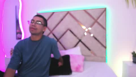 nenaarisk online show from March 15, 2026, 1:50 pm