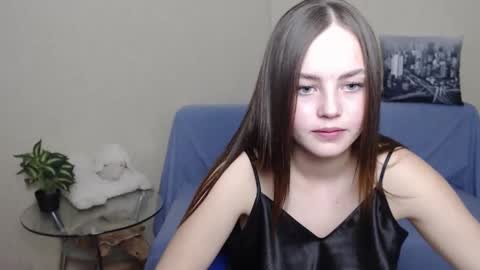 nensi_sweet online show from March 7, 2025, 4:33 pm