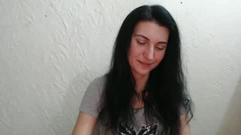Nensy online show from January 7, 2025, 3:33 pm