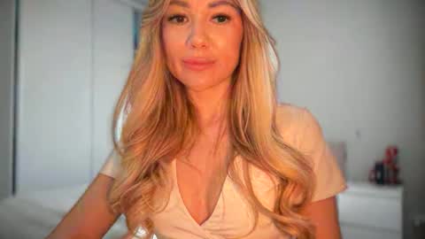 NensySafrons online show from April 4, 2026, 1:41 pm