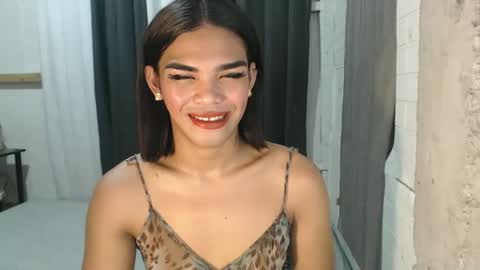 neomi online show from October 15, 2025, 7:19 am