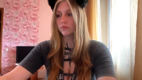 neomimaddern online show from April 10, 2026, 6:18 am