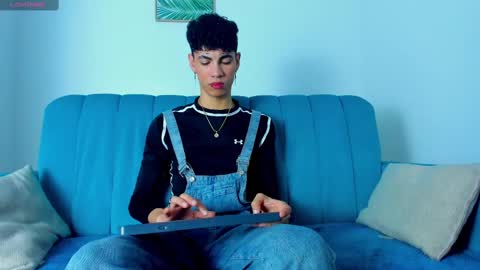  NeoRaptis  jhonatan  online show from February 28, 2025, 8:18 pm