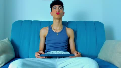  NeoRaptis  jhonatan  online show from March 5, 2025, 9:26 pm