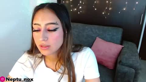 Neptu noxx online show from December 4, 2024, 4:43 am