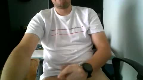 MrBull online show from June 6, 2026, 4:44 pm