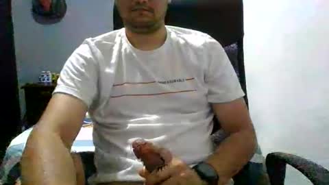 MrBull online show from June 8, 2026, 4:24 am