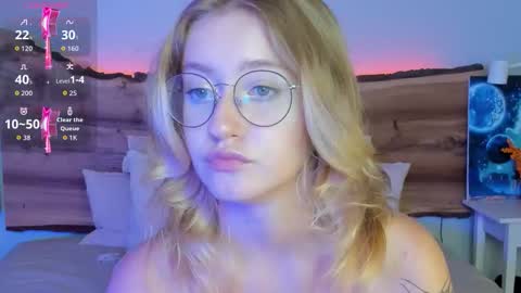 Snapshot of nerissa_xo chatting on September 17, 2025, 7:48 pm Nerissa online show from September 17, 2025, 7:48 pm