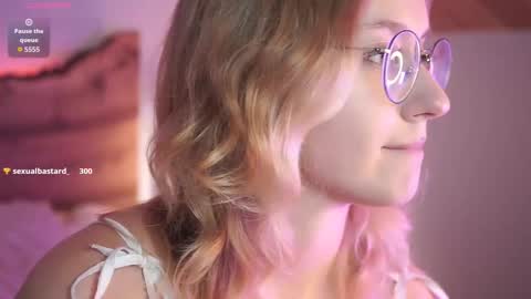 Snapshot of nerissa_xo chatting on October 16, 2025, 9:49 pm Nerissa online show from October 16, 2025, 9:49 pm