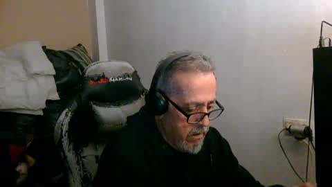 neron401 online show from April 19, 2026, 8:33 pm