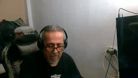 Snapshot of neron401 chatting on April 24, 2026, 2:03 am neron401 online show from April 24, 2026, 2:03 am