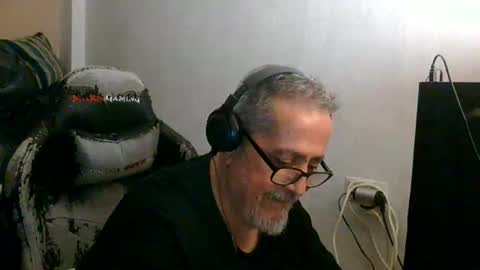Snapshot of neron401 chatting on April 29, 2026, 1:10 am neron401 online show from April 29, 2026, 1:10 am