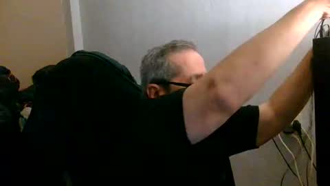 Snapshot of neron401 chatting on May 19, 2026, 11:33 pm neron401 online show from May 19, 2026, 11:33 pm