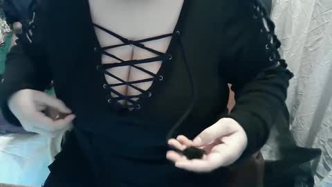 neslihan online show from February 13, 2025, 6:09 am