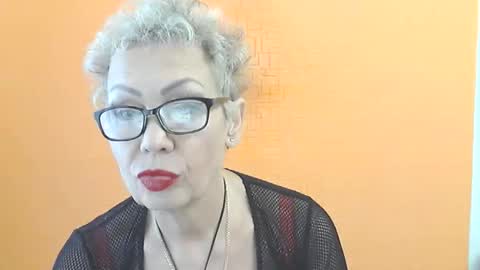 NessyJenixs online show from November 2, 2025, 9:22 am