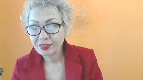 NessyJenixs online show from February 1, 2026, 9:30 am