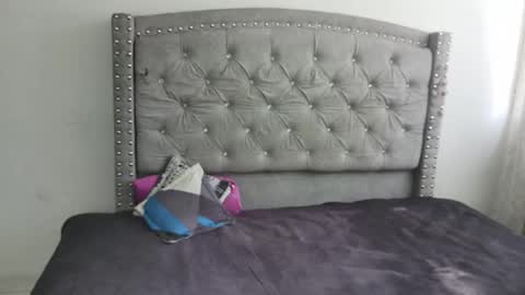 nesuko_kamado online show from November 12, 2025, 3:34 pm