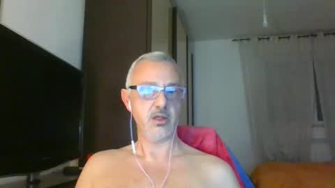 Snapshot of nevenerabis chatting on December 8, 2024, 10:47 pm nevenerabis online show from December 8, 2024, 10:47 pm