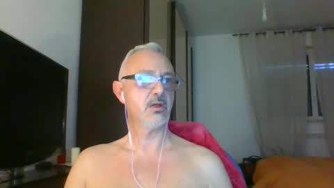 Snapshot of nevenerabis chatting on February 24, 2025, 4:04 pm nevenerabis online show from February 24, 2025, 4:04 pm