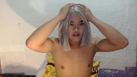 Snapshot of new_asian_ts chatting on October 22, 2025, 12:27 pm new_asian_ts online show from October 22, 2025, 12:27 pm