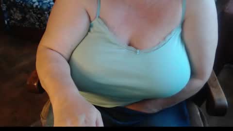 Lilly  online show from December 3, 2024, 8:38 am