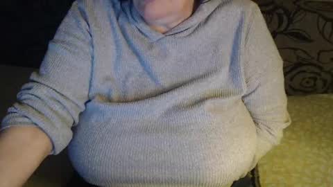 Snapshot of new_milf chatting on May 11, 2026, 1:22 am Lilly online show from May 11, 2026, 1:22 am