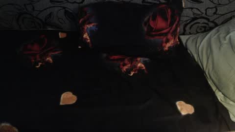 Snapshot of new_milf chatting on June 11, 2026, 2:33 am Lilly online show from June 11, 2026, 2:33 am
