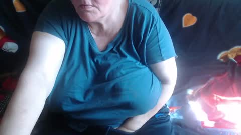 Snapshot of new_milf chatting on June 28, 2026, 7:36 am Lilly online show from June 28, 2026, 7:36 am