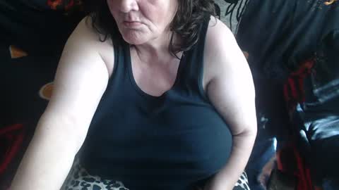 Snapshot of new_milf chatting on July 5, 2026, 7:48 am Lilly online show from July 5, 2026, 7:48 am