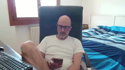 simi online show from April 11, 2026, 12:31 pm