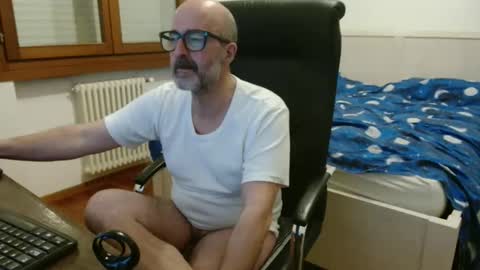 simi online show from April 14, 2026, 6:47 pm