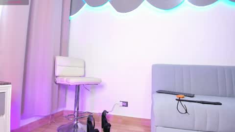 Snapshot of newbarbiedolly chatting on October 23, 2025, 9:35 pm ximena online show from October 23, 2025, 9:35 pm