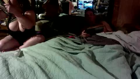 Snapshot of newby101 chatting on October 15, 2025, 10:59 am Meow Meow online show from October 15, 2025, 10:59 am