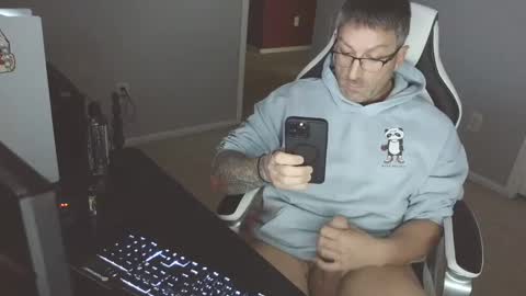 newevo online show from October 6, 2025, 8:28 pm